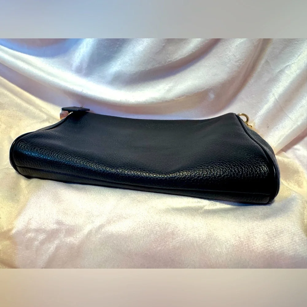 Coach Chain 2 Way Bag- wristlet and shoulder bag - Picture 8 of 10